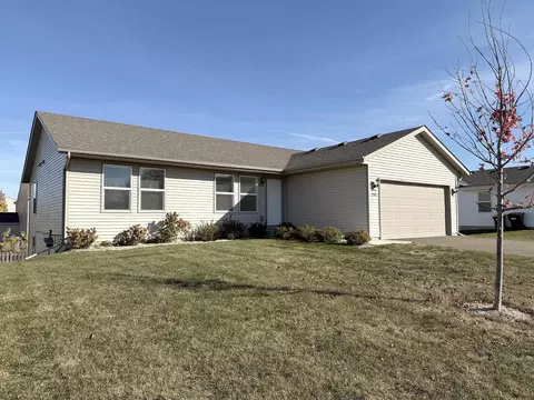 2992 Hiddengreen Dr, Belvidere, IL 61008
