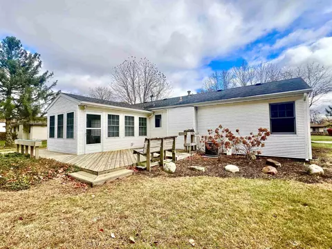 12062 Blue Spruce, Roscoe, IL 61073 photo 2