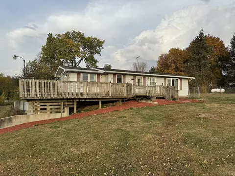 7972 Il Rt 73 N, Lena, IL 61048
