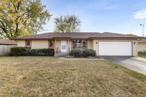 1709 Jennie Dr, Machesney Park, IL 61115