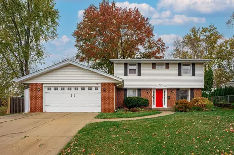 3804 Hemlock Ct, Rockford, IL 61107