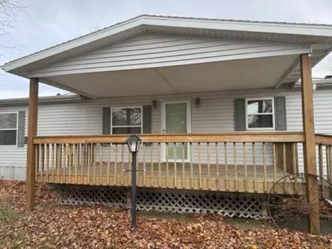 103 Deer Point Dr, Freeport, IL 61032 photo 2