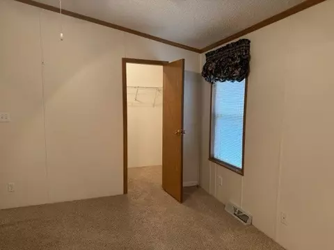 103 Deer Point Dr, Freeport, IL 61032 photo 11