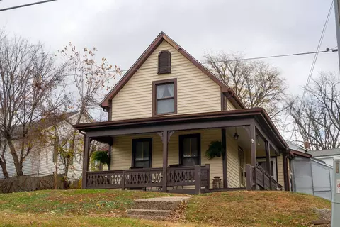 204 S Dodge St, Galena, IL 61036