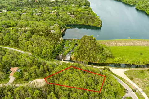20 Arrowwood Ln, Galena, IL 61036