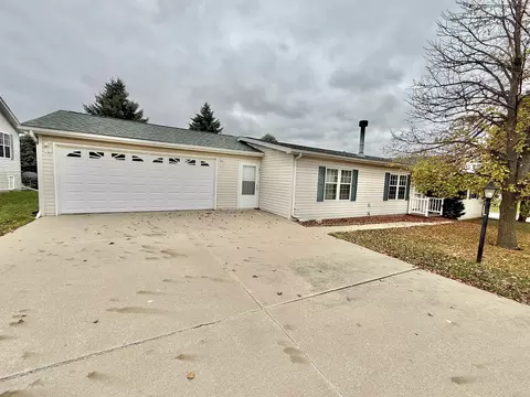 8416 Tamarack Dr, Machesney Park, IL 61115