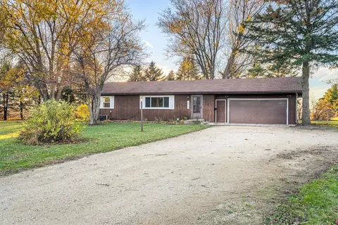 2917 Westfield Rd, Winnebago, IL 61088