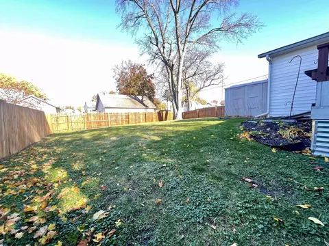 724 E 4th St, Belvidere, IL 61008 photo 5