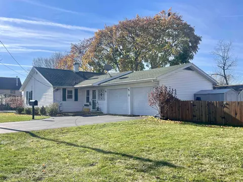 724 E 4th St, Belvidere, IL 61008 photo 4