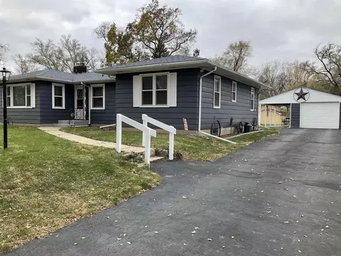 3709 Navaho Ave, Rockford, IL 61102