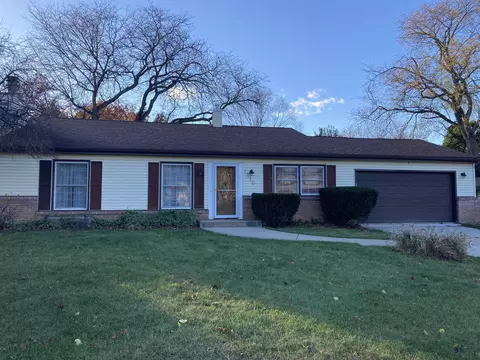 1010 Prestwick Pkwy, Rockford, IL 61107