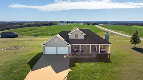 17759 Father Dan Dr, East Dubuque, IL 61025