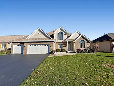 4219 River Hawk Dr, Loves Park, IL 61111