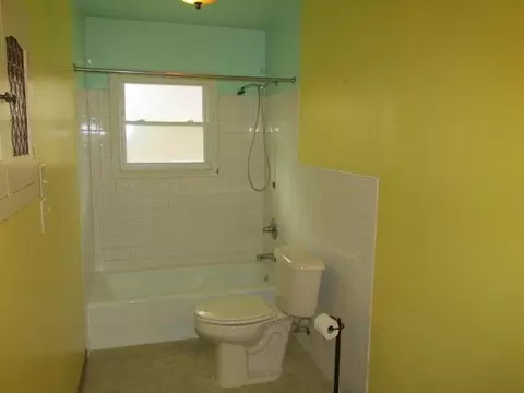 3279 W Knox Dr, Freeport, IL 61032 photo 16