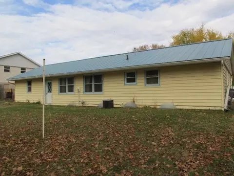3279 W Knox Dr, Freeport, IL 61032 photo 21