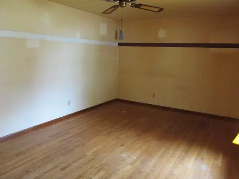 3279 W Knox Dr, Freeport, IL 61032 photo 9