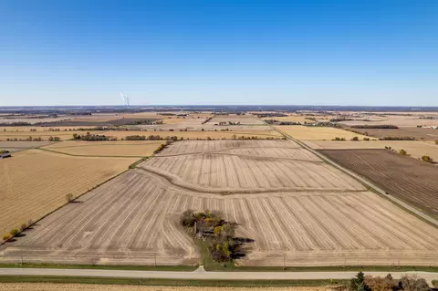 2826 Stone Quarry Rd, Belvidere, IL 61008