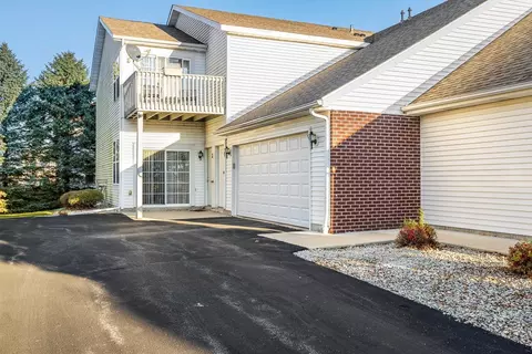 10135 Monarch Rd, Roscoe, IL 61073
