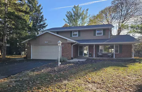 5793 Inverness Dr, Rockford, IL 61107