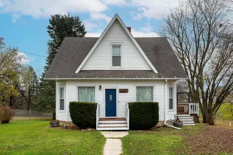 304 Courtland St, Warren, IL 61087