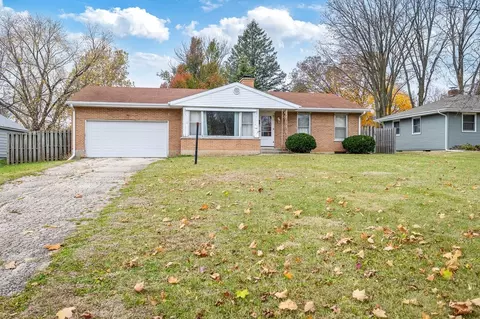 1564 S Demeter Dr, Freeport, IL 61032
