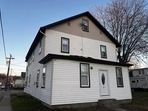 305 Desoto Ave, East Dubuque, IL 61025