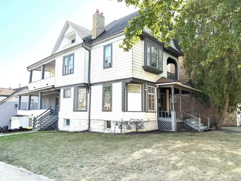 735 N Court St, Rockford, IL 61103