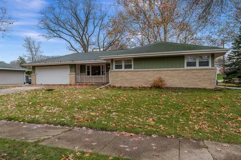 411 Fairview Blvd, Rockford, IL 61107