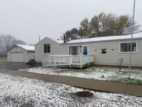 7704 Wesley Rd, Machesney Park, IL 61115