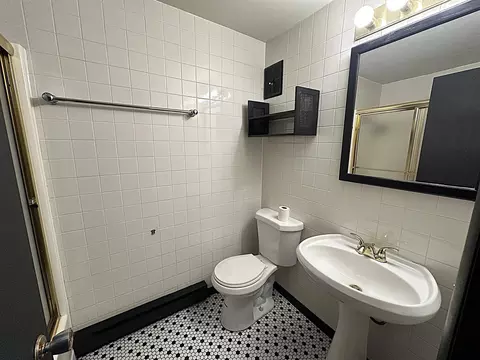 Bath - 1460 Chadbourne, Davis, IL 61019 photo 3 of 3