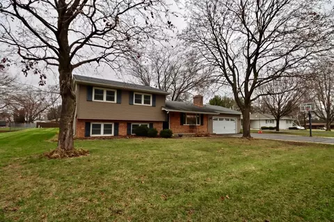 120 Dewey Rd, Rockton, IL 61072