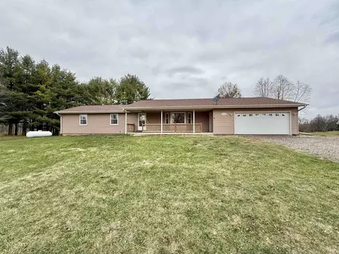 15503 Berglund Rd, Pecatonica, IL 61063