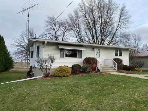 17 S Stanton St, Shannon, IL 61078