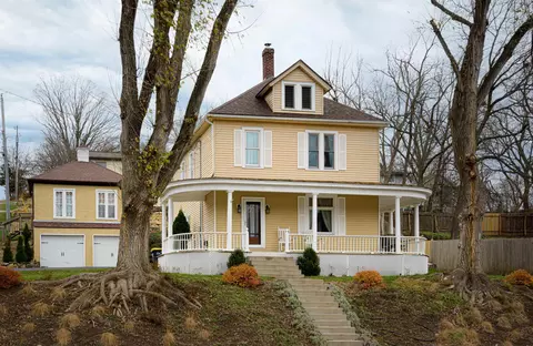 629 Franklin St, Galena, IL 61036