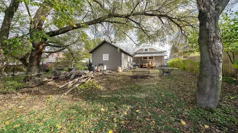625 Watson St, Aurora, IL 60505 photo 4