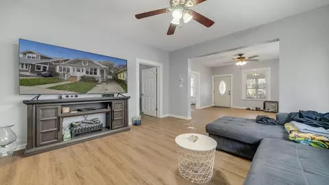 625 Watson St, Aurora, IL 60505 photo 8