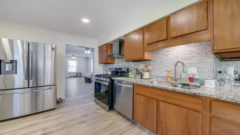 625 Watson St, Aurora, IL 60505 photo 14