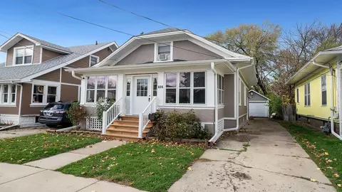 625 Watson St, Aurora, IL 60505 photo 2