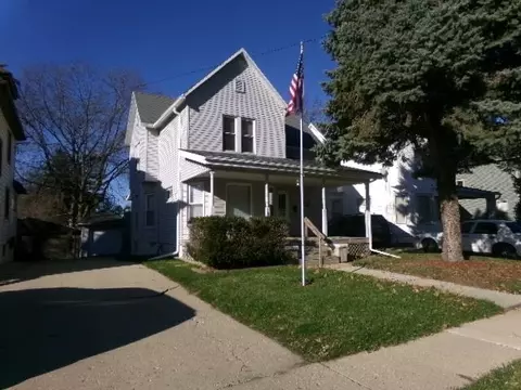 1248 S Walnut Ave, Freeport, IL 61032