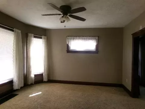 1248 S Walnut Ave, Freeport, IL 61032 photo 3