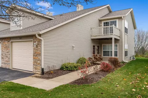 5425 Dierks Dr, Rockford, IL 61108