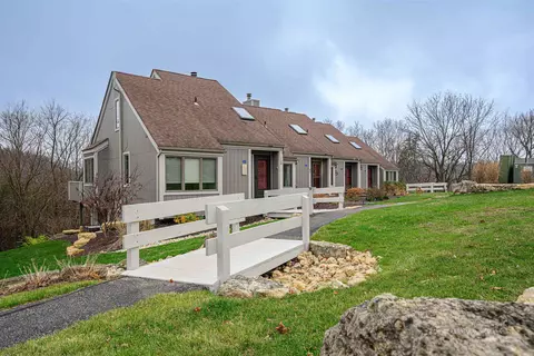 130 Plum Cove Dr, Galena, IL 61036