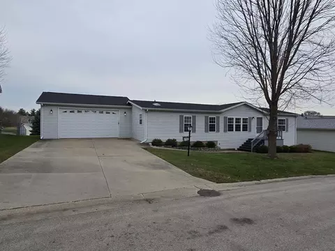 8402 Tamarack Dr, Machesney Park, IL 61115