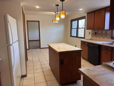 4229 Pinecrest Rd, Rockford, IL 61107 photo 9