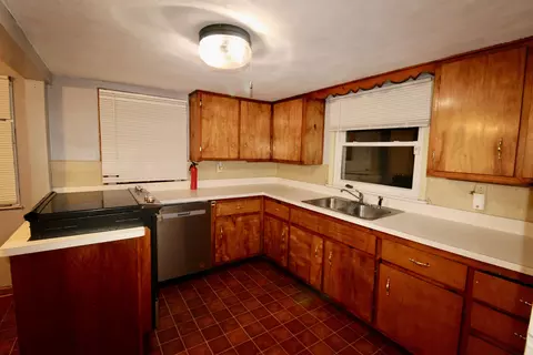 1908 Barton Blvd, Rockford, IL 61103 photo 6
