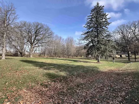 8703 N Glacier Dr, Byron, IL 61010