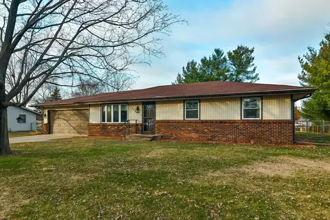 4604 Meteor Ct, Machesney Park, IL 61115