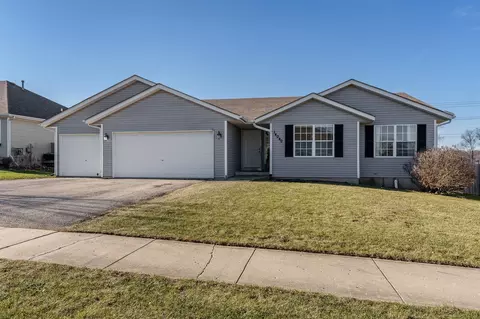 14040 Queenanns Way, Poplar Grove, IL 61065