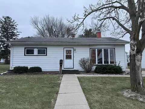 214 W Dame Ave, Lanark, IL 61046 photo 2