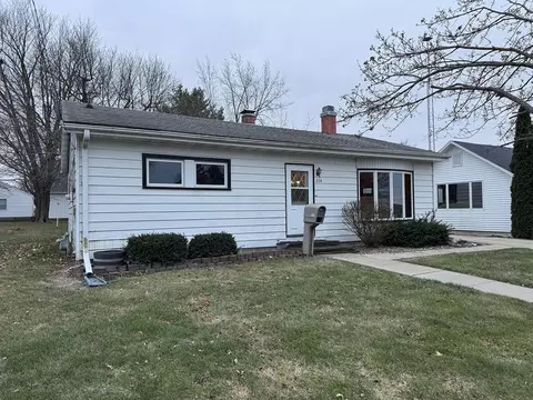 214 W Dame Ave, Lanark, IL 61046 photo 3